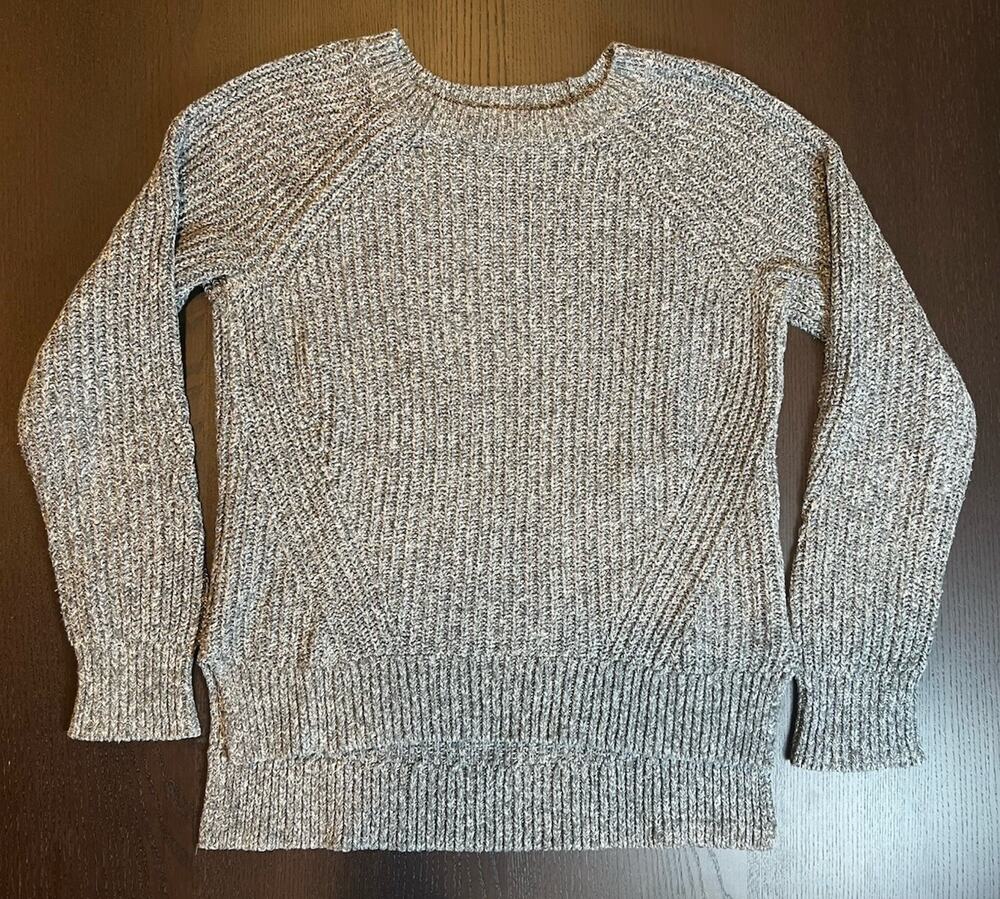 Abercrombie & Fitch Super Soft Chevron Ribbed Knit Gray Sweater Women’s Medium